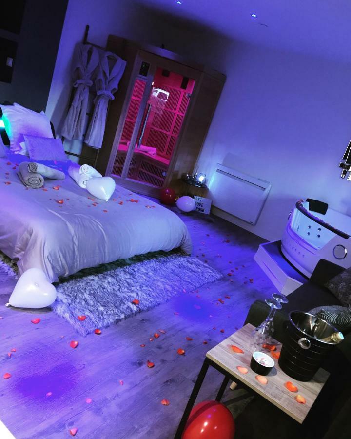 Sweet Love Romantique By Locationslepuyenvelay Le Puy-en-Velay Kültér fotó